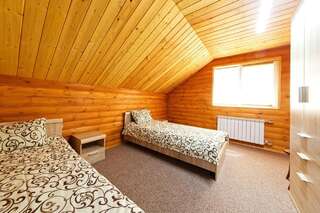 Гостевой дом Guest house Studionka Studenka Двухместный номер с 2 отдельными кроватями и общей ванной комнатой-1